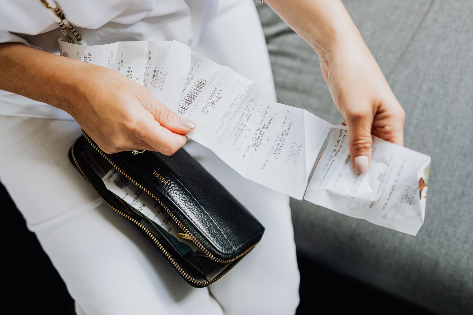 Loud Budgeting Scripts: Exactly What to Say to Friends (Without the Awkwardness)